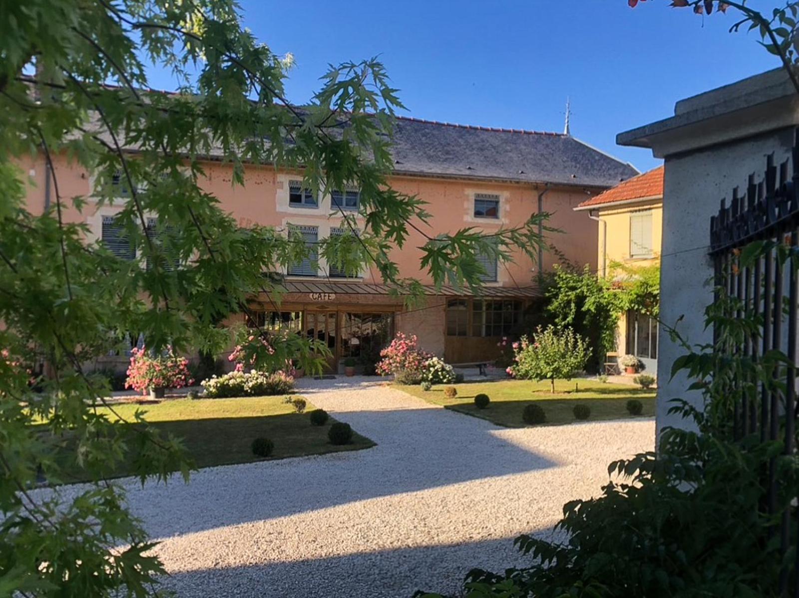 Domaine Hotel De France Cunfin المظهر الخارجي الصورة